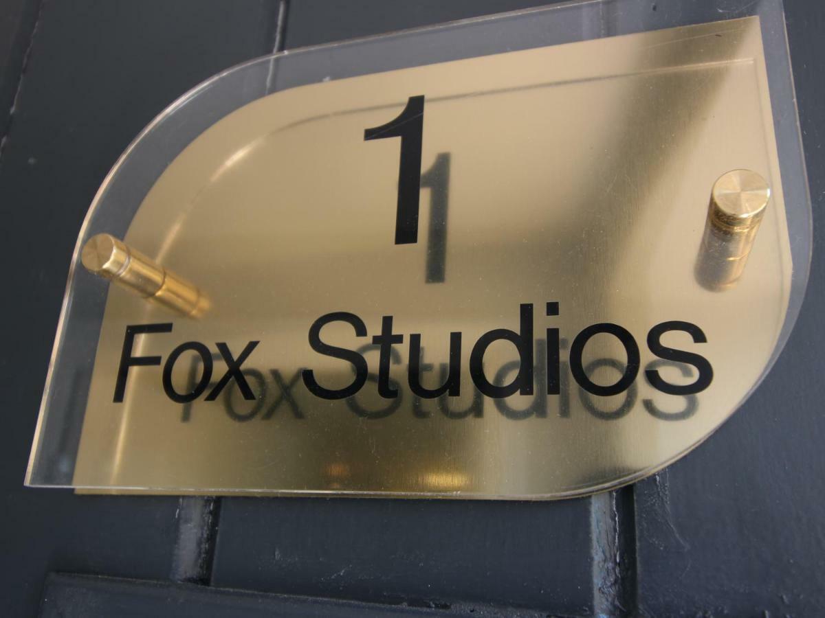 1 Fox Studios Муч-Уэнлок Экстерьер фото